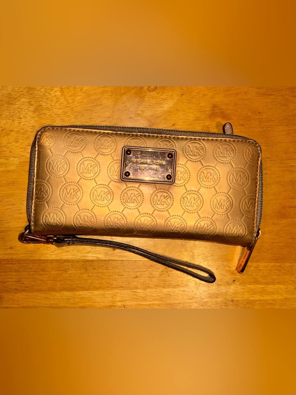 Michael Kors Gold Metallic Monogram Wristlet Zip Around Wallet Bag Plaque - Picture 3 of 12